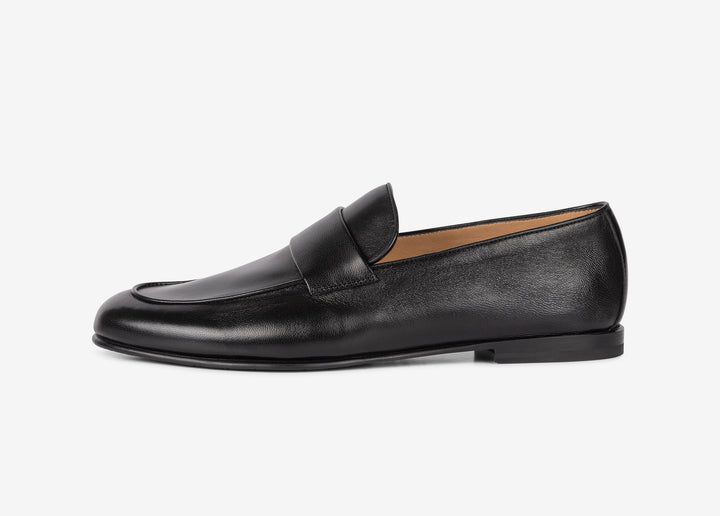 Black loafer with band detail