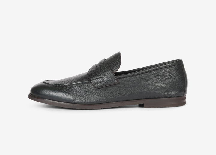 Green hand-aged loafer in deerskin