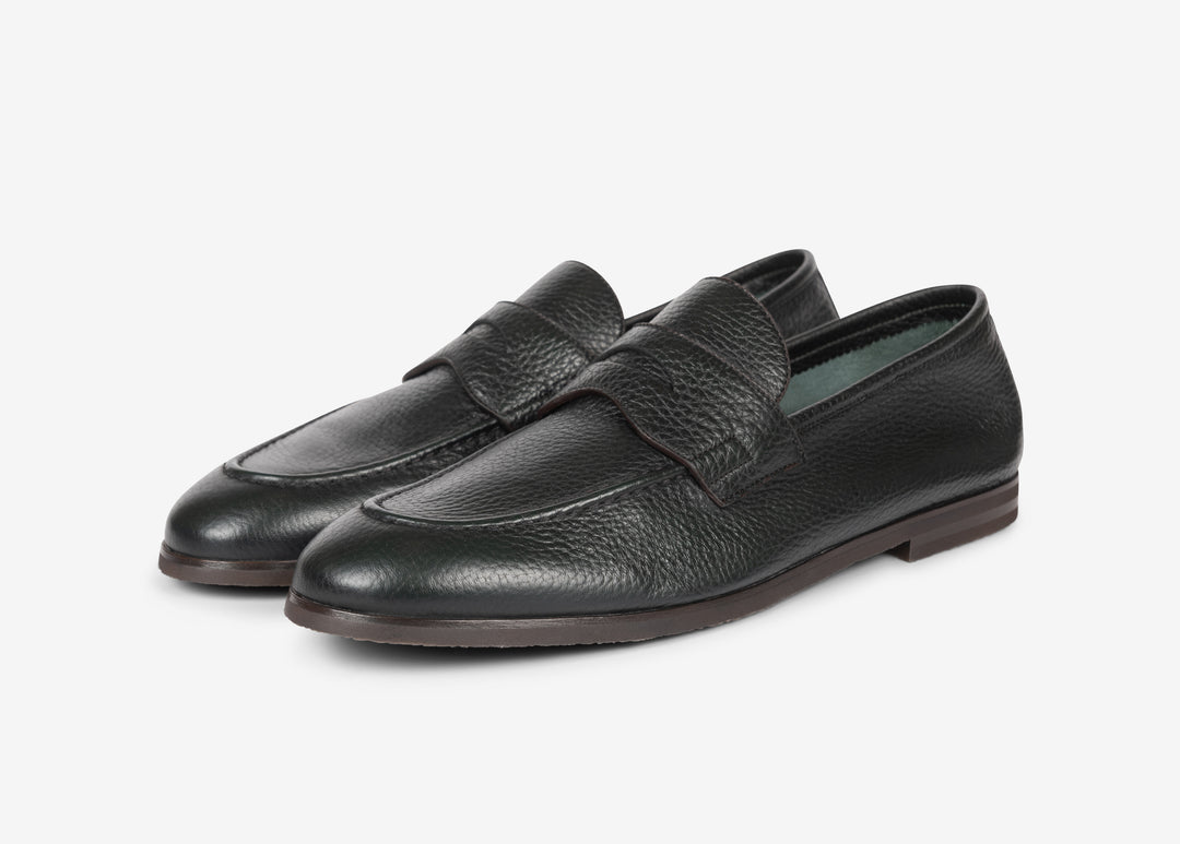 Green hand-aged loafer in deerskin