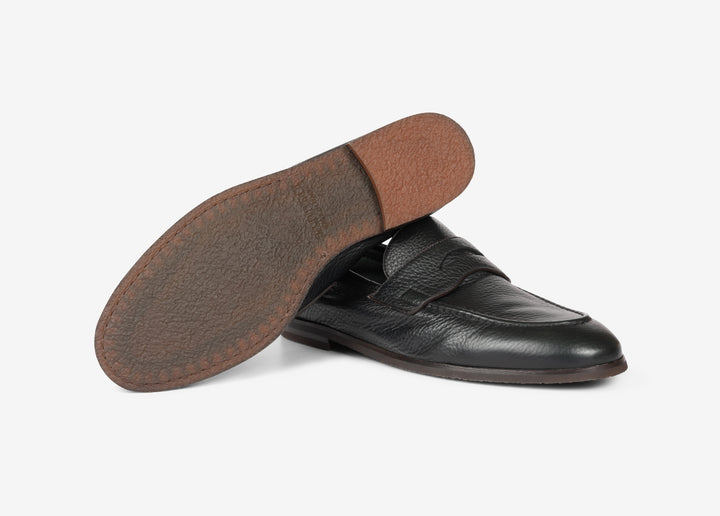 Green hand-aged loafer in deerskin