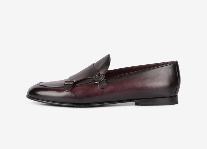 Double buckle in bordeaux calfskin