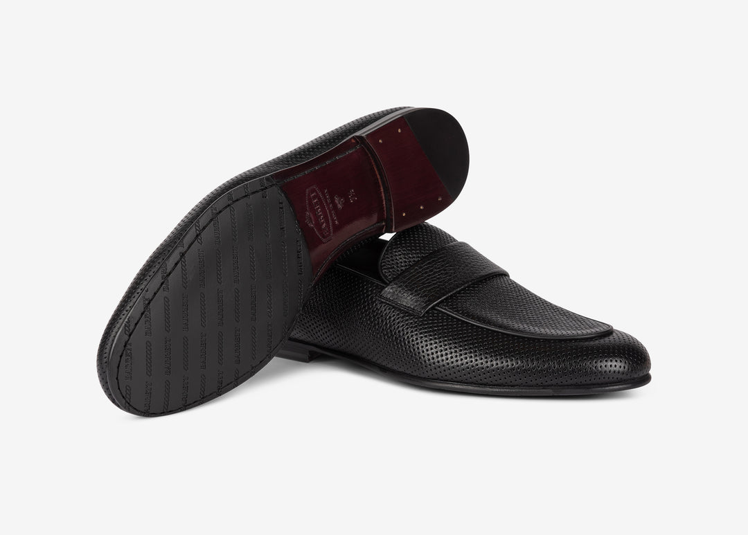 Black loafer with band detail in deerskin