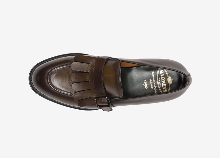 Hand-aged loafer with fringe and buckle