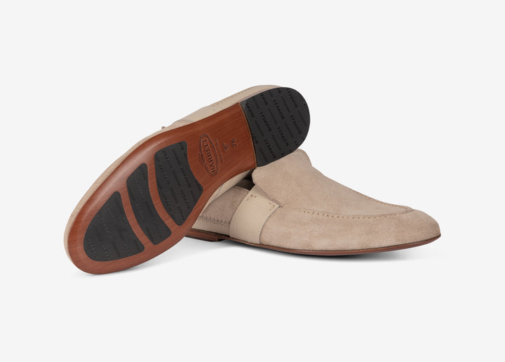 Beige loafer in soft suede