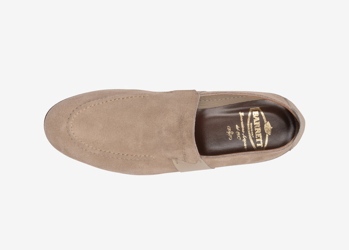 Beige loafer in soft suede