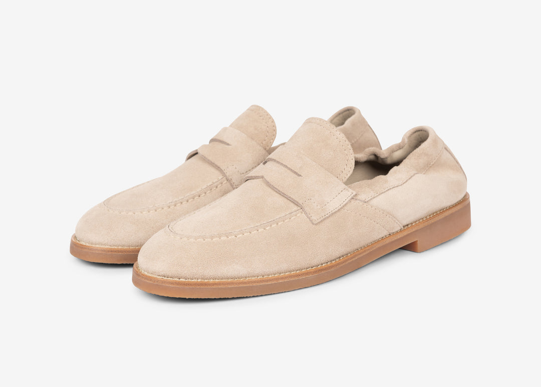 Beige slip-on with elastic in soft suede