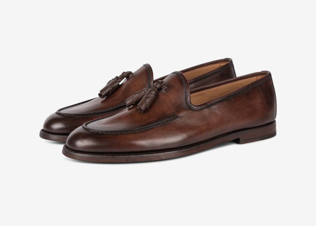 Brown loafer with tassels in hand-aged leather 