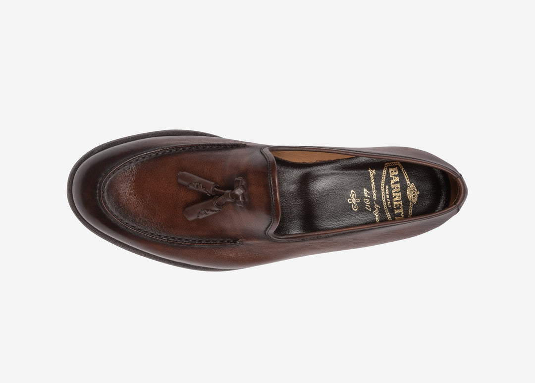 Brown loafer with tassels in hand-aged leather 