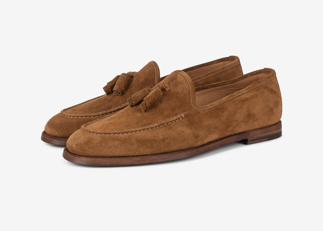 Mocassino con nappine in suede marrone