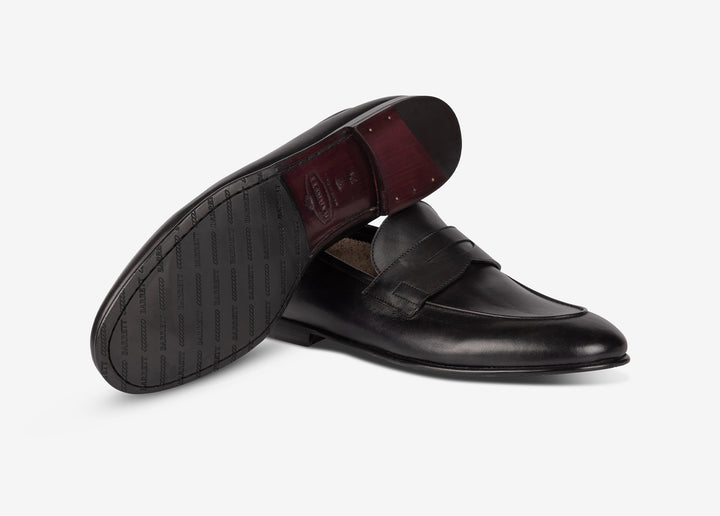 Black loafer in hand-aged calfskin