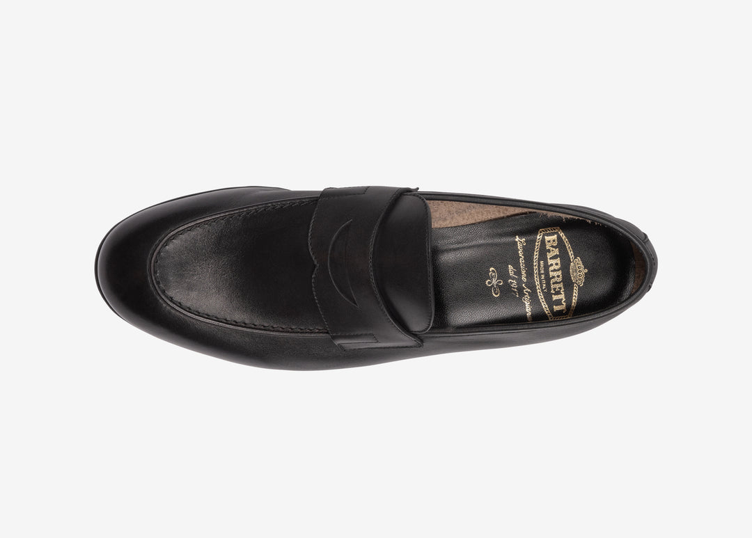 Black loafer in hand-aged calfskin