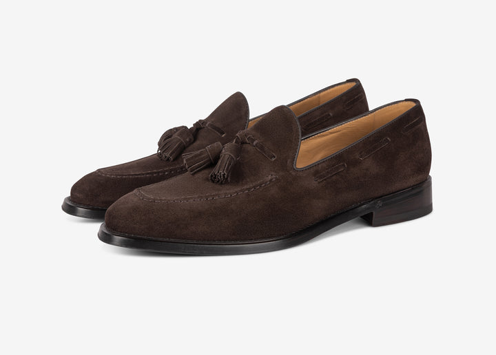 Brown suede loafer with tassels