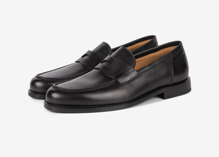 Black college loafer in hand-aged leather