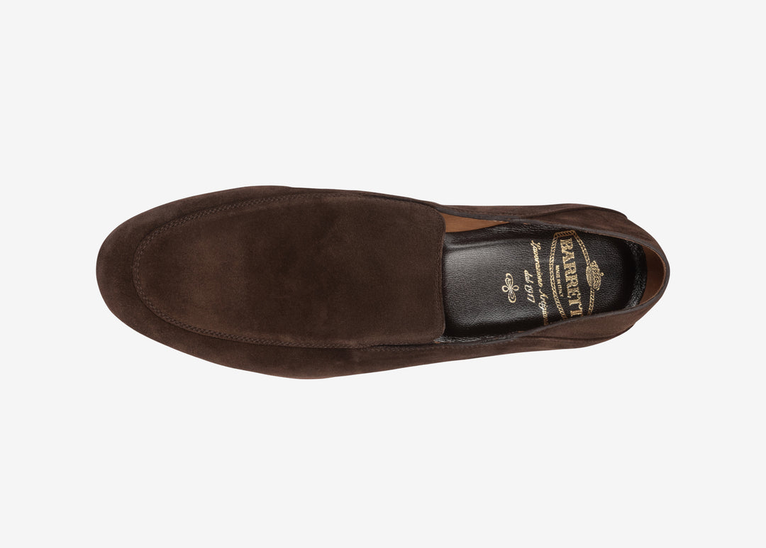 Suede loafer in brown