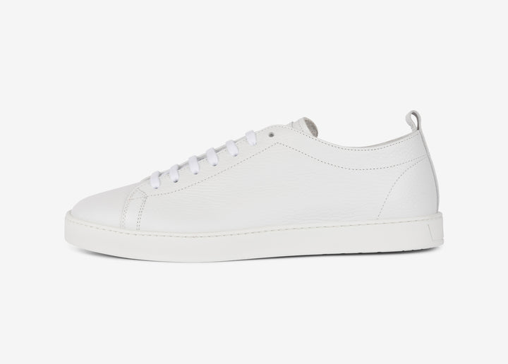 White sneaker in grained leather 