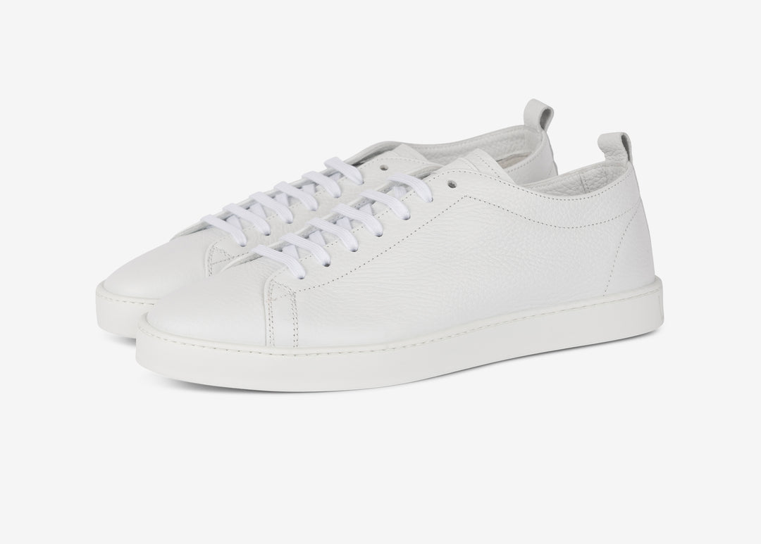 White sneaker in grained leather 