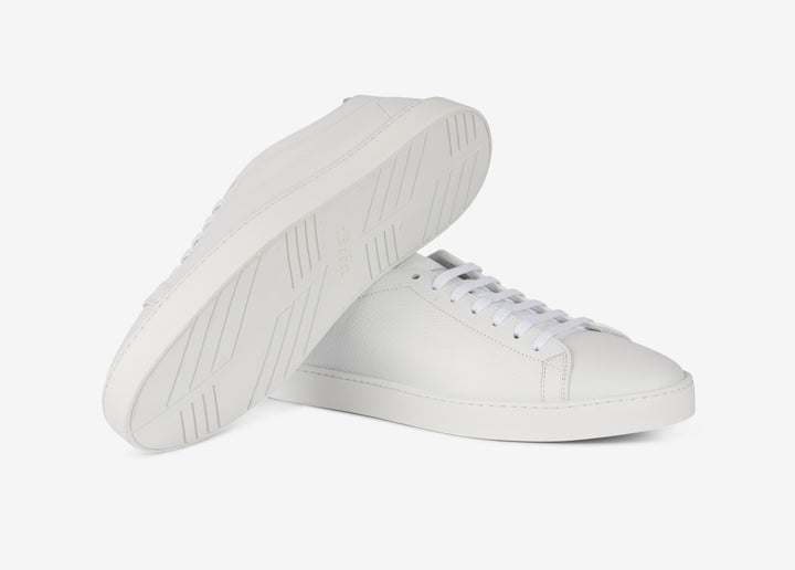 White sneaker in grained leather 