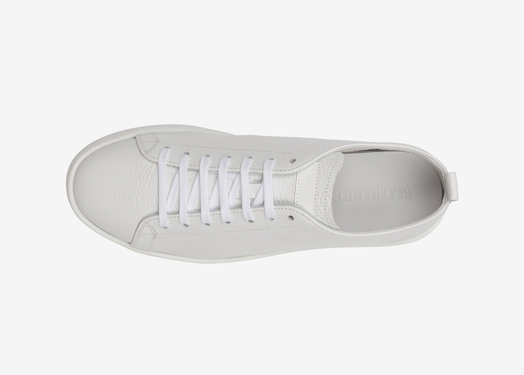 White sneaker in grained leather 