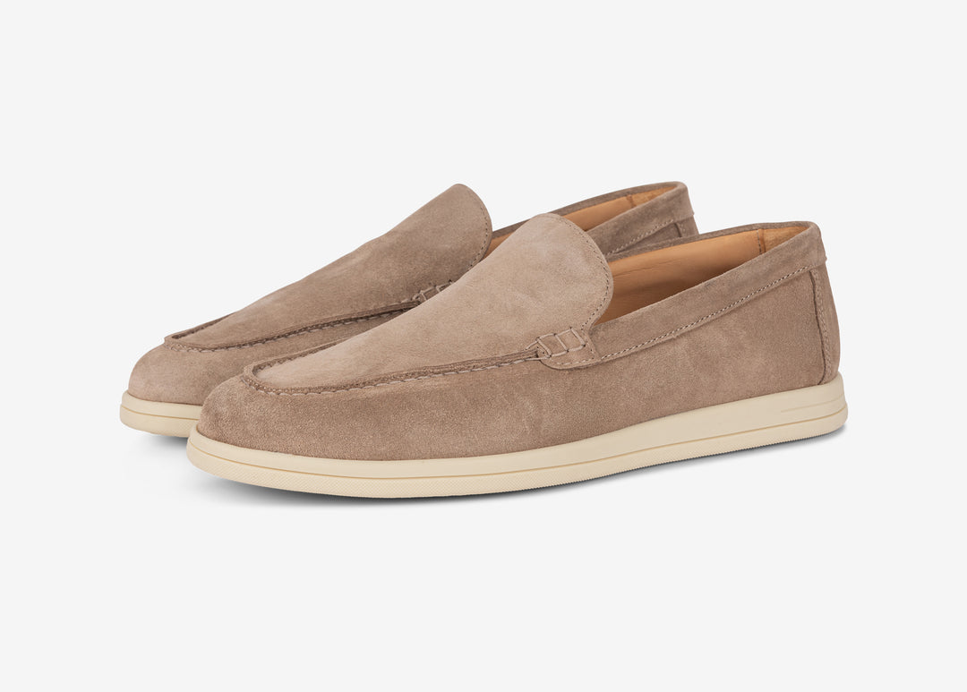 Beige mocassin in suede