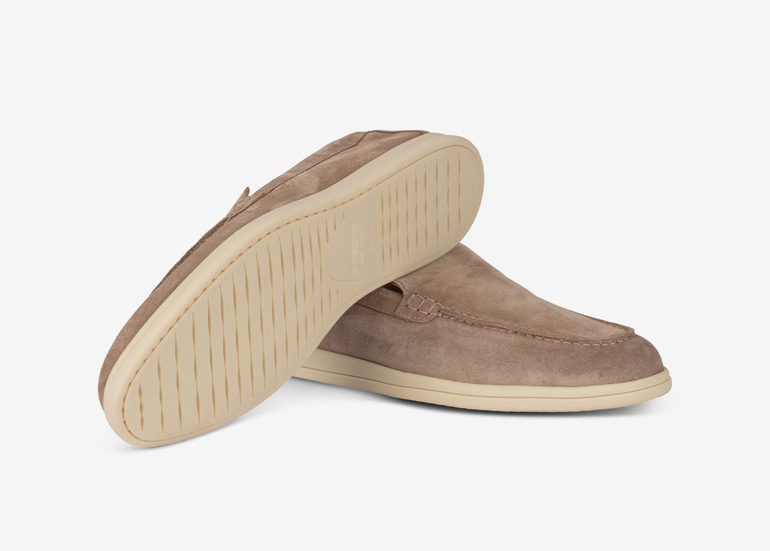 Beige mocassin in suede