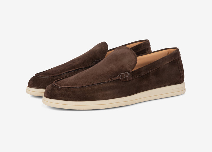 Dark brown mocassin in suede