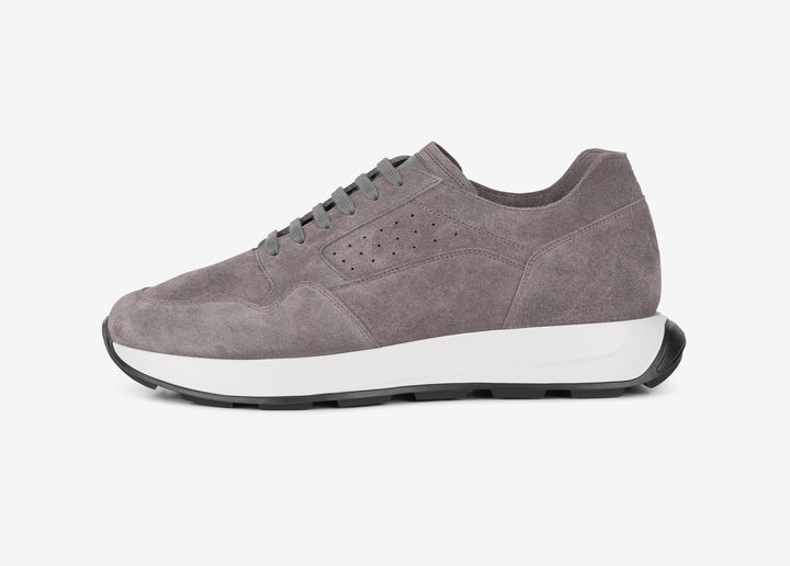 Grey running sneaker in suede