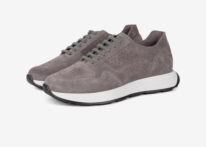 Grey running sneaker in suede