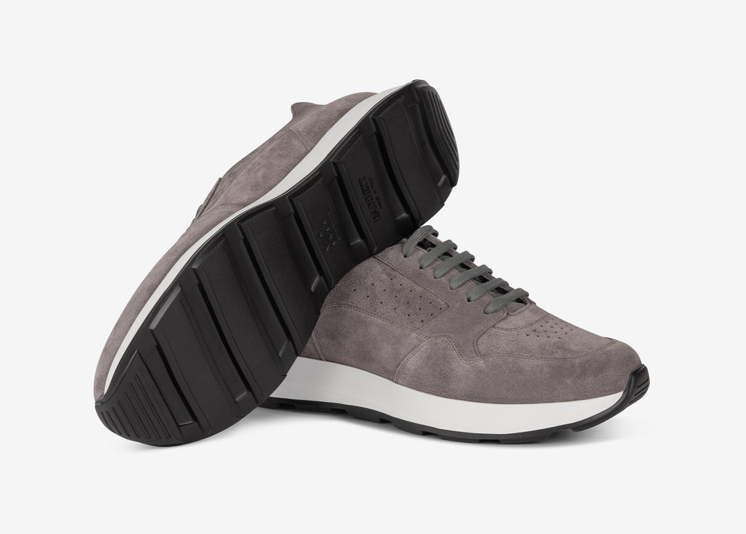 Grey running sneaker in suede